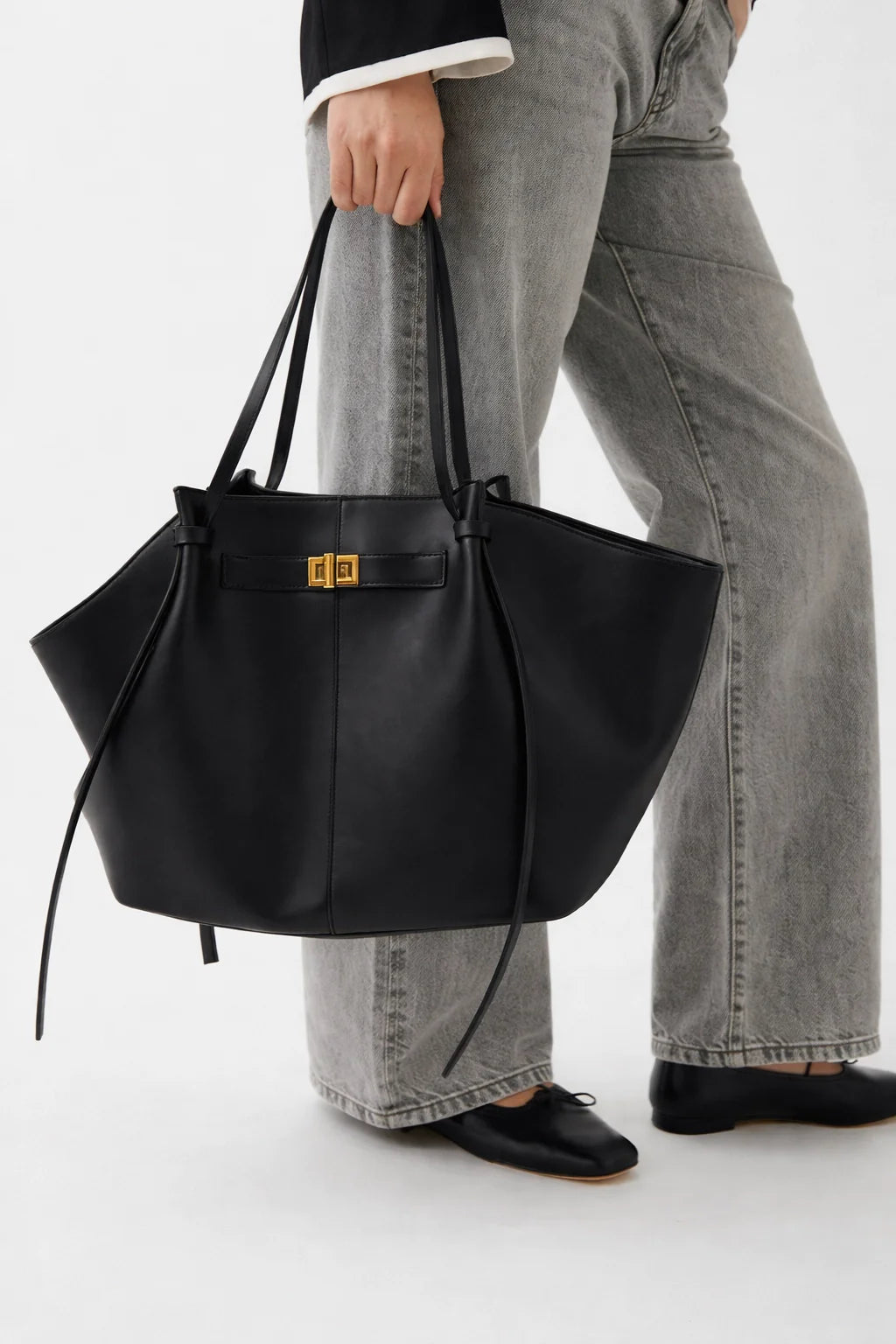 Alven Trapeze Tote Bag
